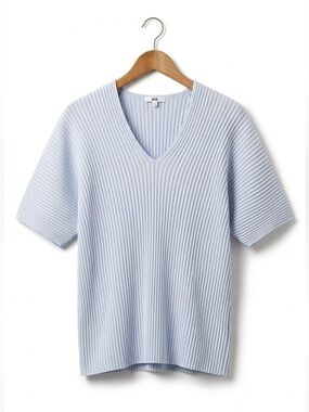 UNIQLO 3D Cotton Knit V-Neck Pleated Half Sleeve Sweater Light Blue XS